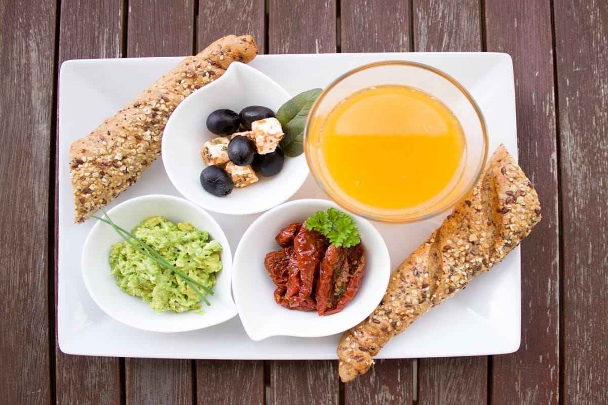 know how much unsaturated fat in food is necessary everyday