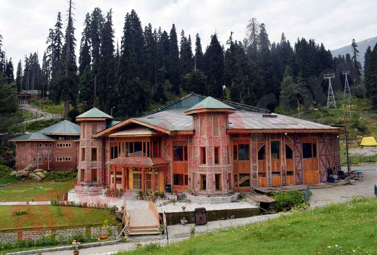 beautiful places to visit in kashmir,ancient place in kashmir,gulmarg, srinagar kashmir