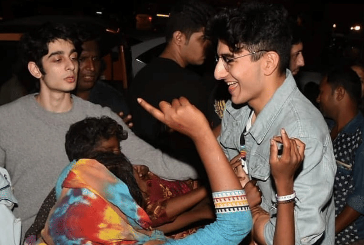 Bollywood News: Akshay Kumar Saif Ali Khan and Arbaaz Khan Son Trouble by Beggars