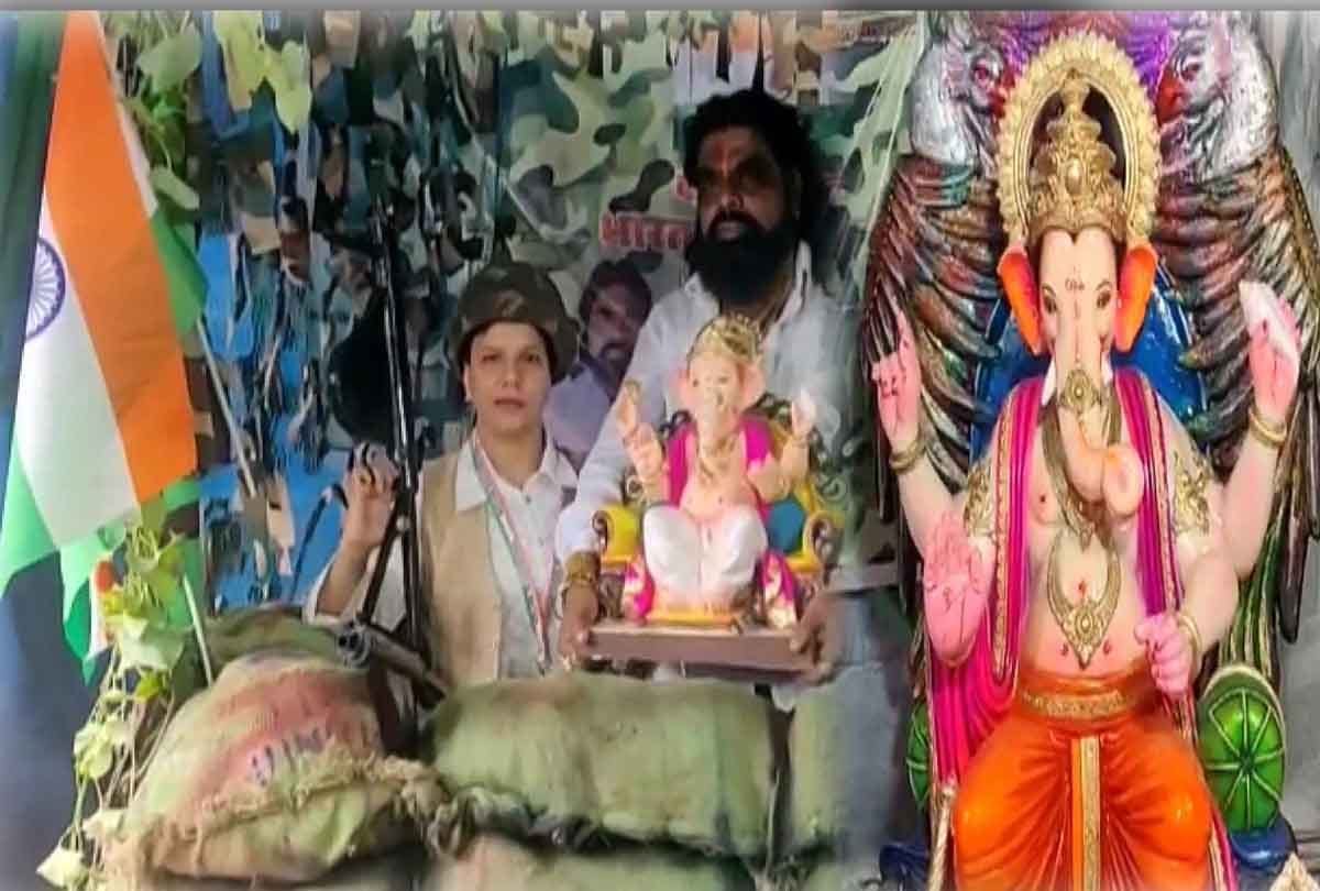 Kiran Isher resident of POONCH taking 3 idols of Lord Ganesha, called 'India-Pak Border cha Raja'