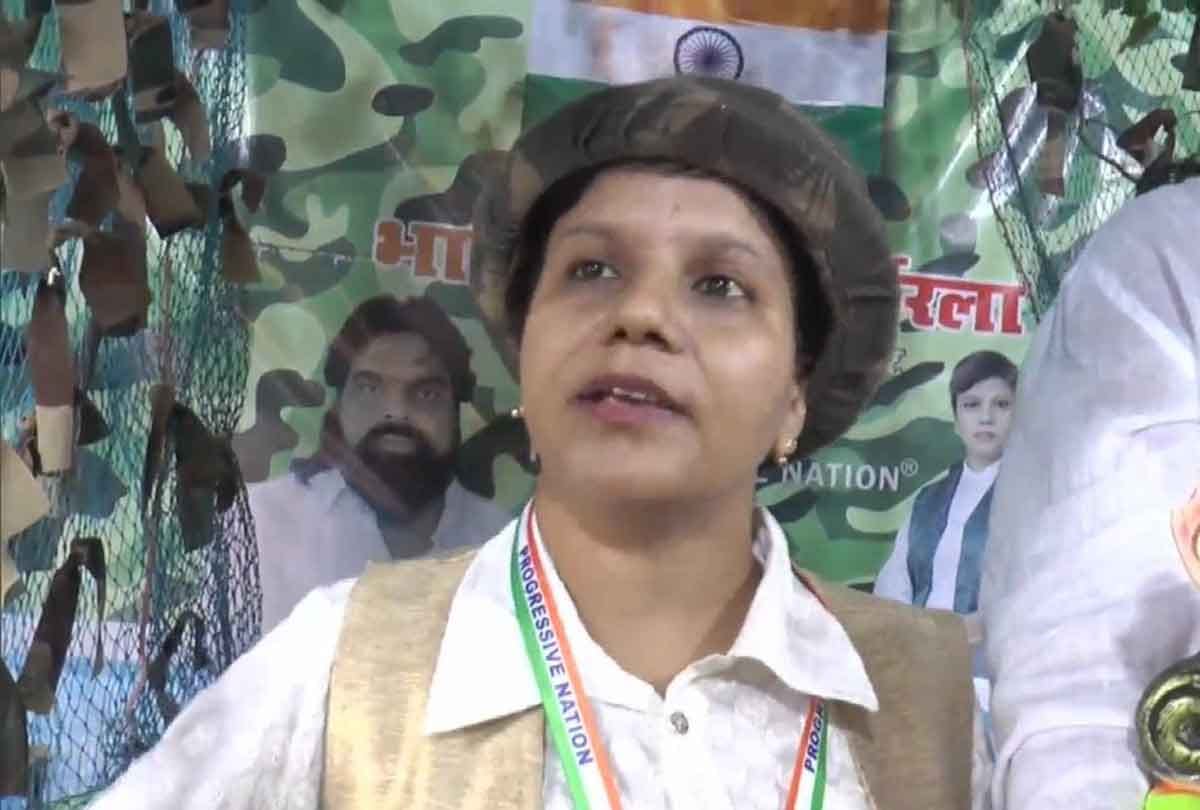 Kiran Isher resident of POONCH taking 3 idols of Lord Ganesha, called 'India-Pak Border cha Raja'