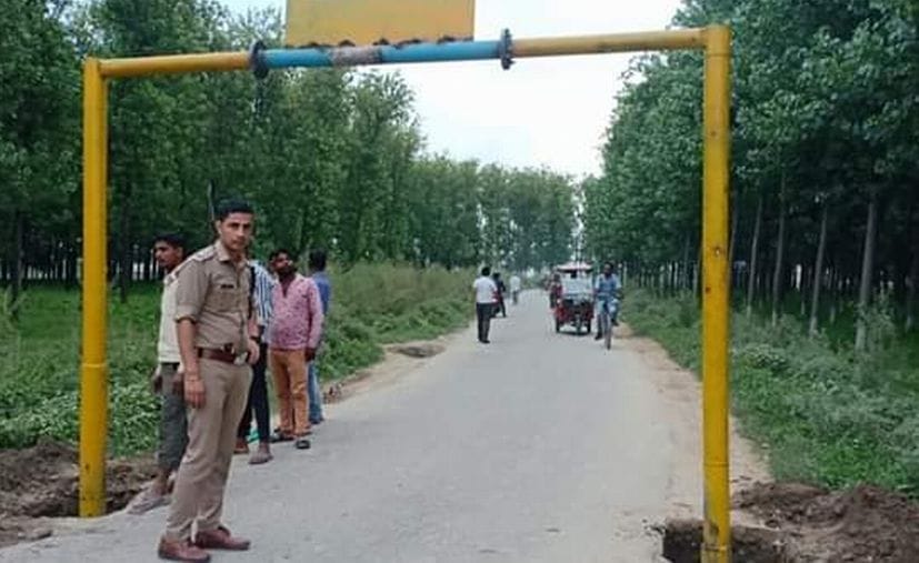 Gate to ban the entry of heavy vehicles in Chhatarpur