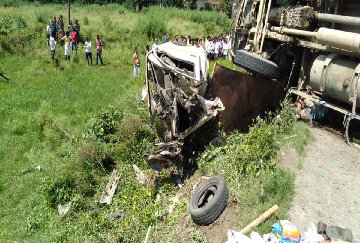 uttar pradesh news 17 died in road accident at shahjahanpur
