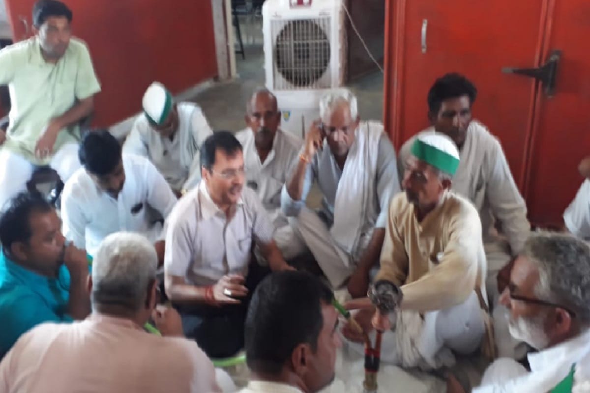 Bhakiyu demand of sugarcane payment in Saharanpur district and held mill officials hostage