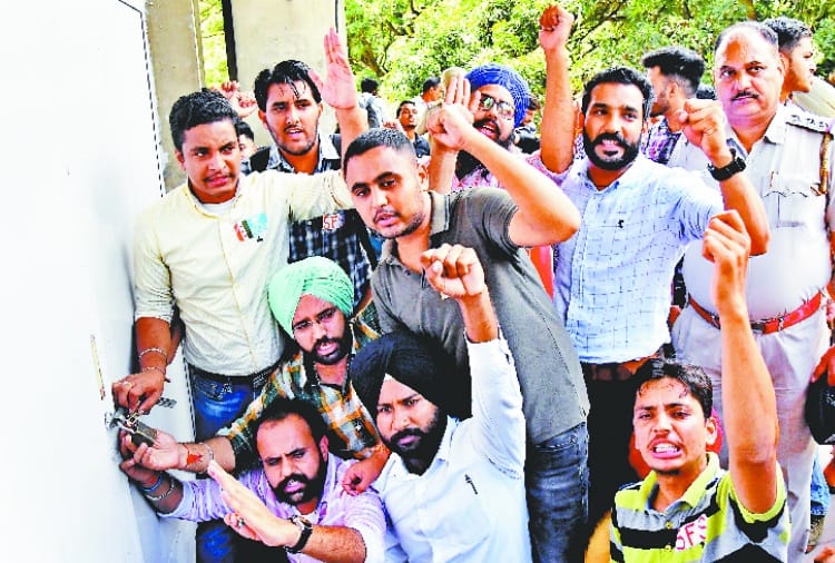 dsw nahar, punjab university students protest