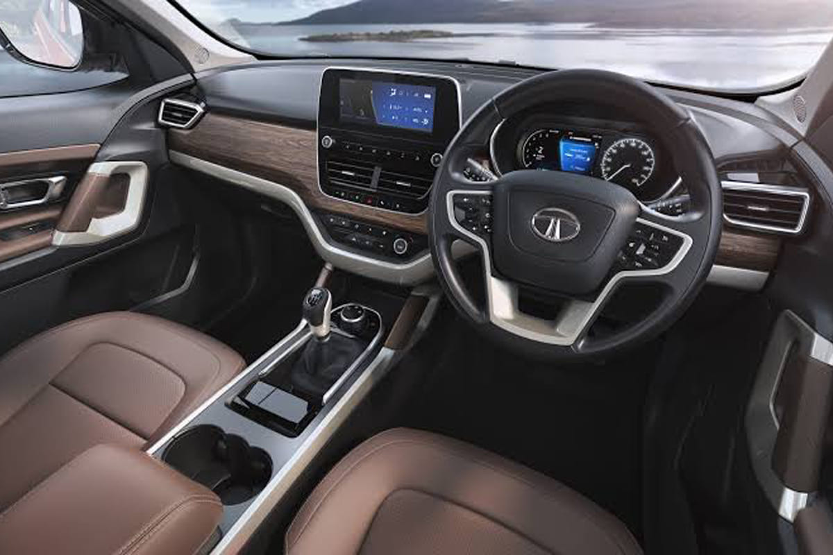 Tata introduces sunroof for Harrier as an official accessory