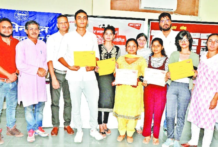 murari lal maheshwari, Social media is necessary but caution must