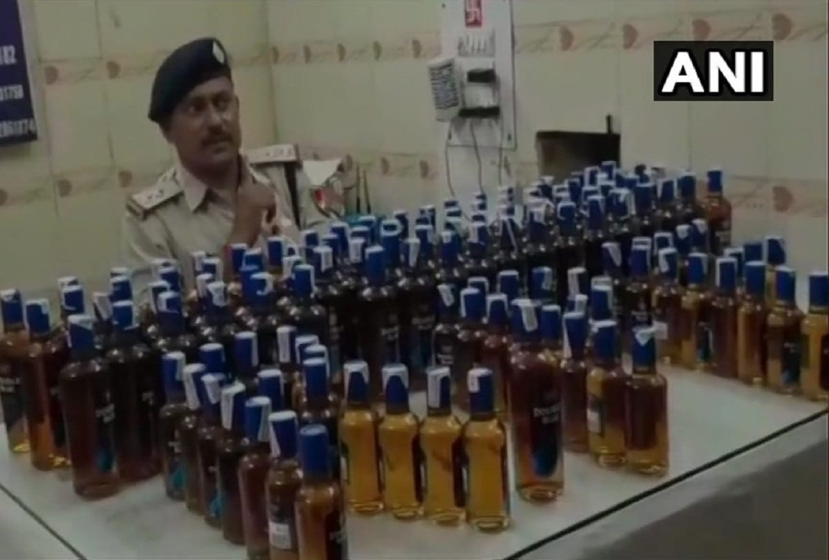 Illicit liquor recovered by Railway Police at Ghaziabad Railway Station 