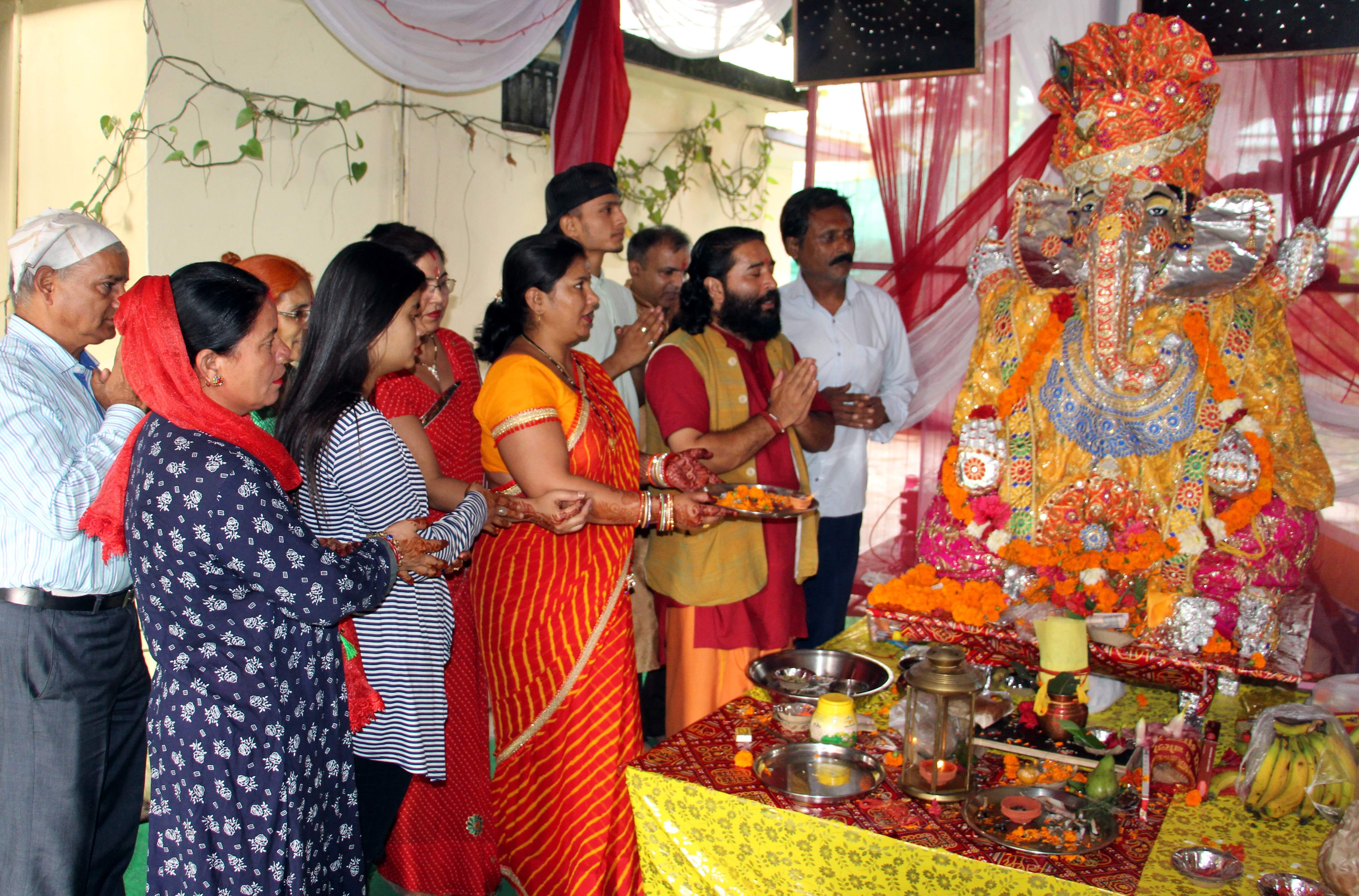 Ganesh Chaturthi 2019: Purchase Idol According to Zodiac sign and food for Fortune