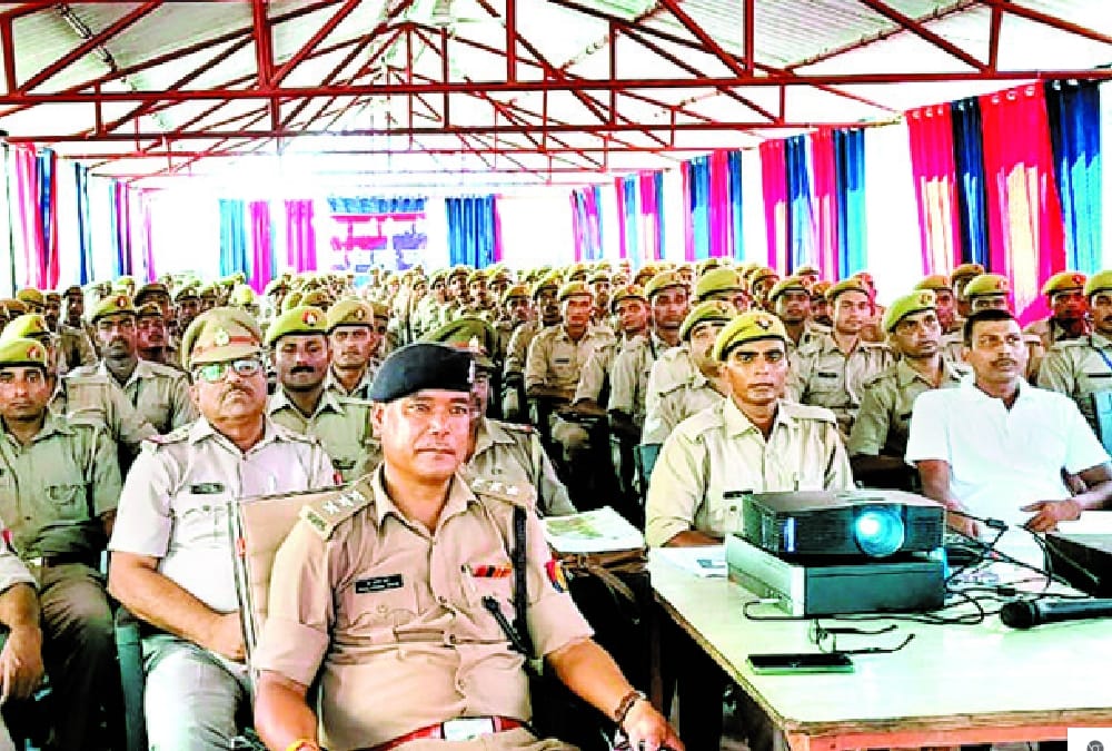 chief minister yogi adityanath addressed police men on facebook.