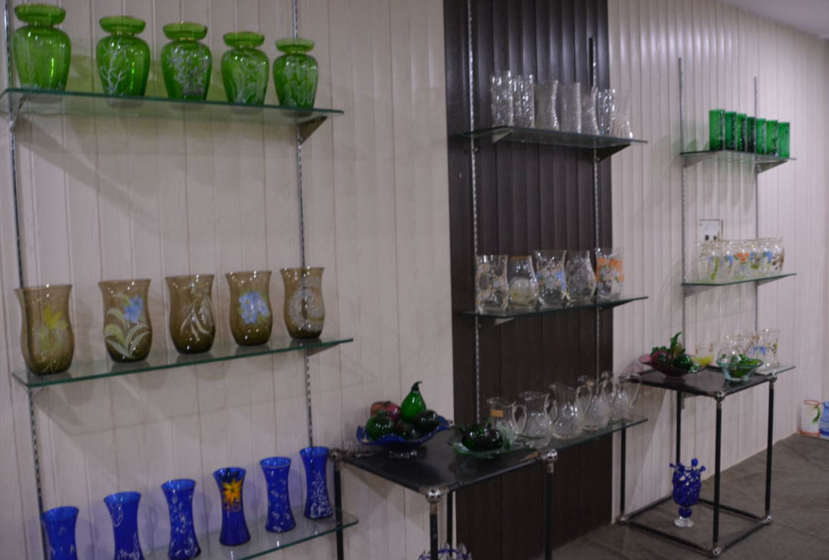 global recession Glass industry shocks Export dropped by 40 percent