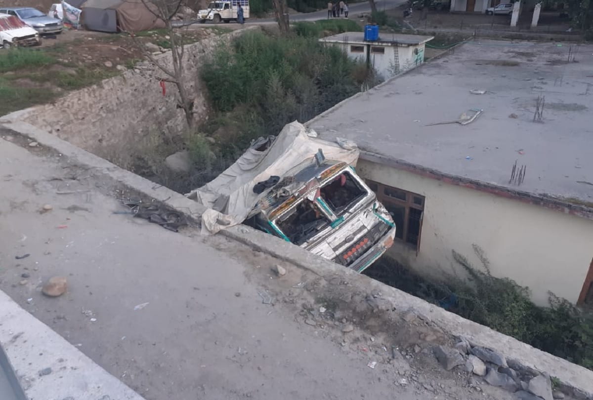 Two road accidents in Kullu of himachal pradesh