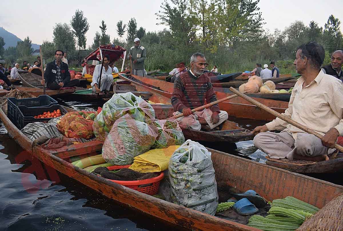 kashmir latest photos of dal lake, latest visuals of jammu kashmir