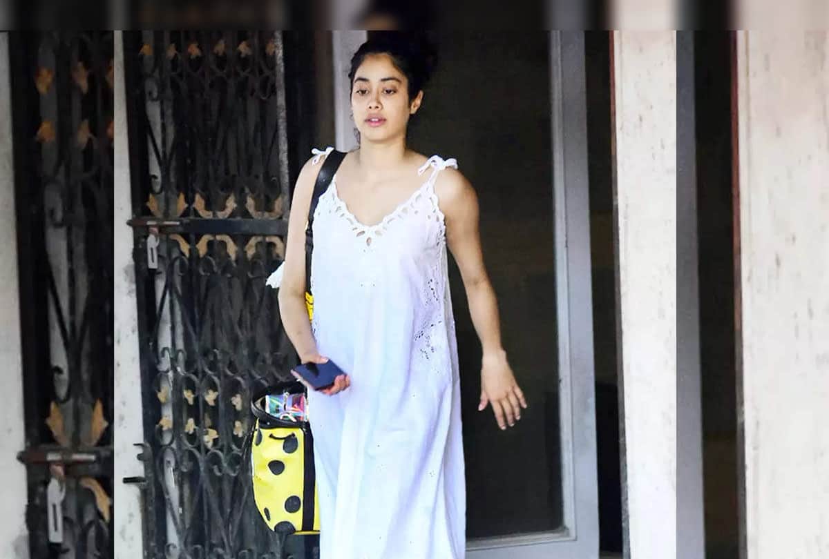 Janhvi Kapoor trolled for wearing maxi dress to the gym