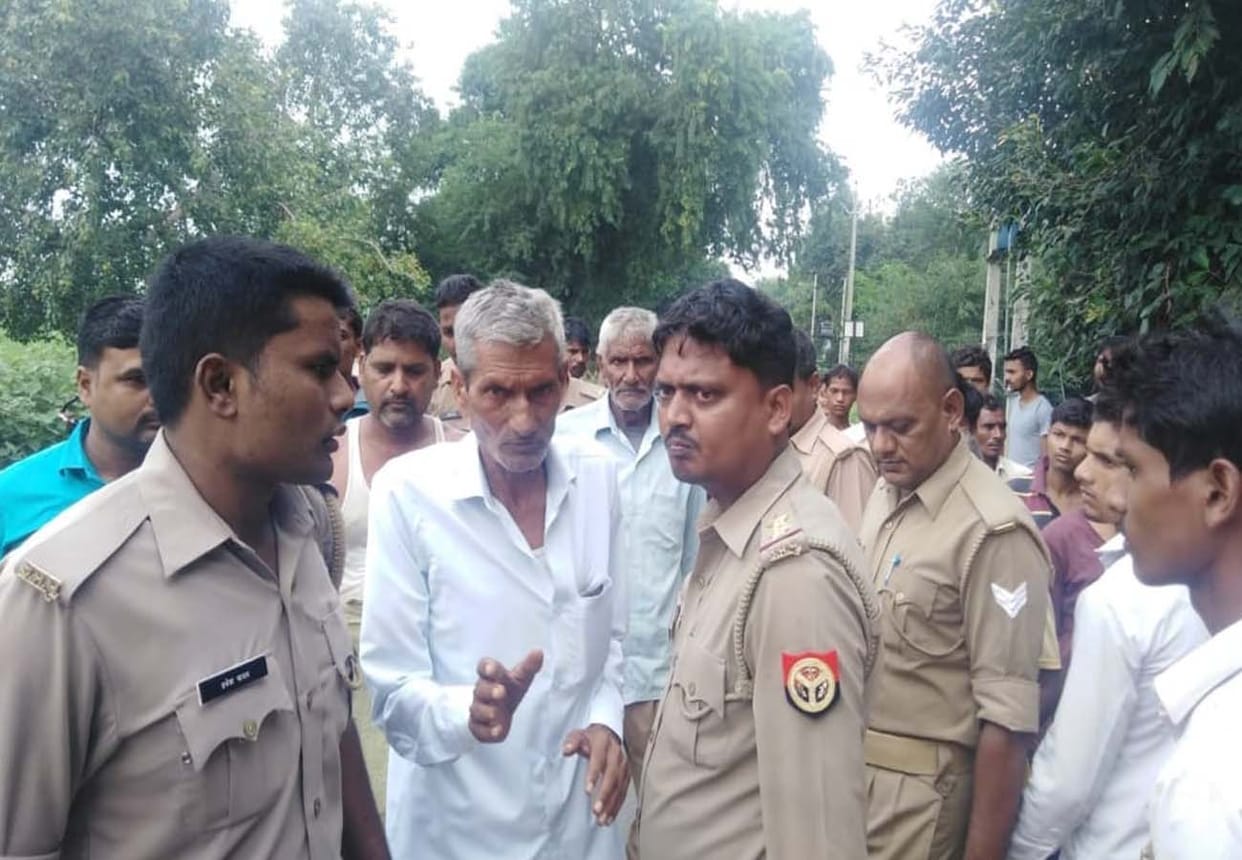 Villagers outraged by frequent theft incidents in fatehpur