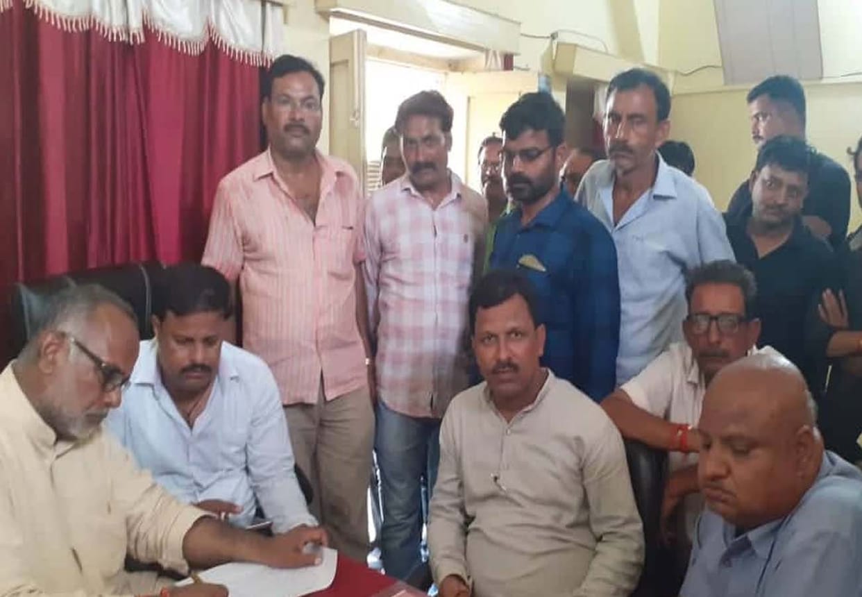 attack on nagar palika chairman in orai district