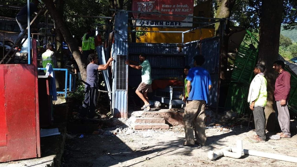 JCB thundered on encroachment, 32 demolished