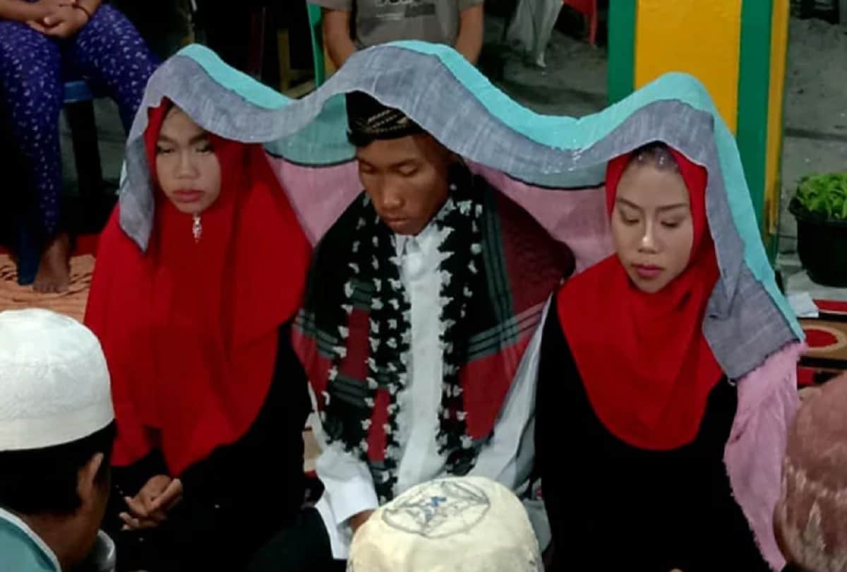 Indonesian man marries two girlfriends at the same time because he did not want to hurt them
