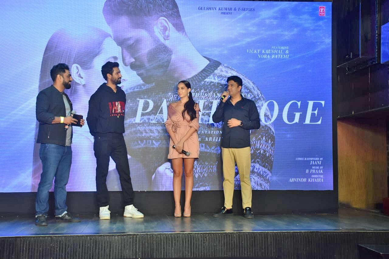 Nora Fatehi oops moment video viral while dancing with Vicky Kaushal at Pachtaoge success party