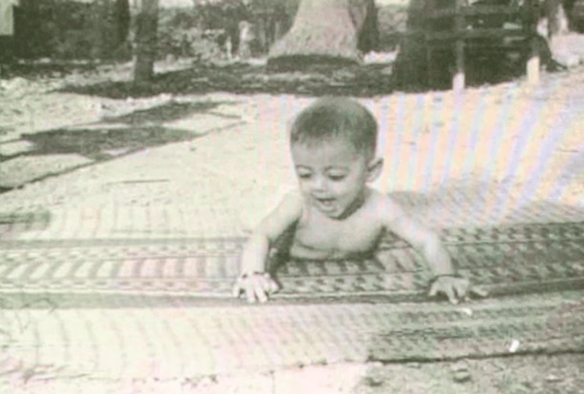 Shahrukh khan to ranbir kapoor bollywood stars photo of childhood
