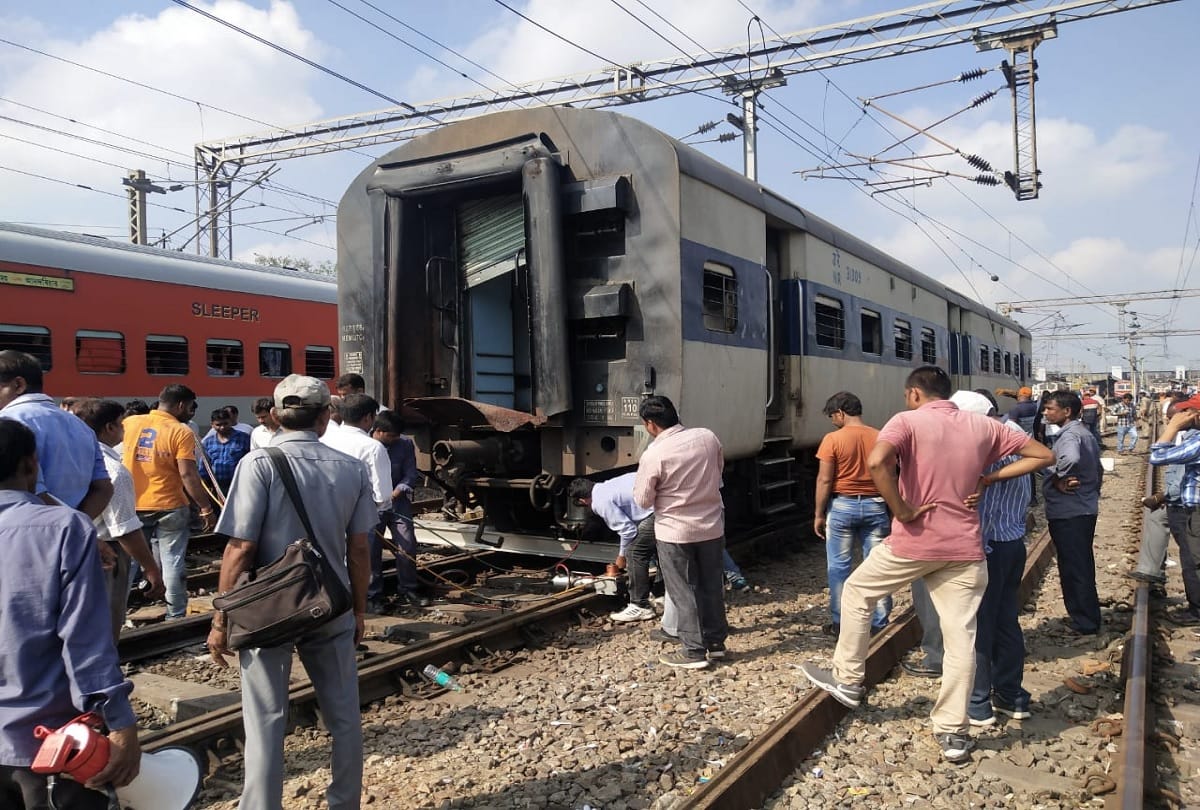Bull stuck in AJ passenger engine route affected for half an hour