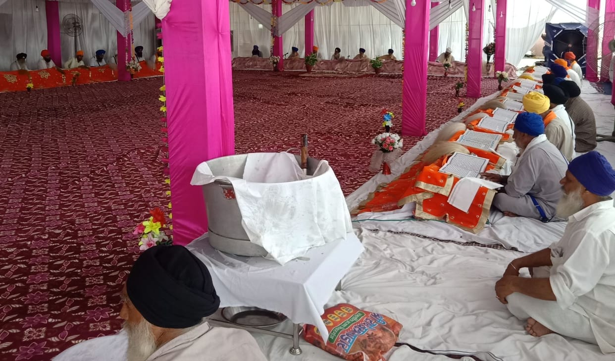 Ardas in gurudwara