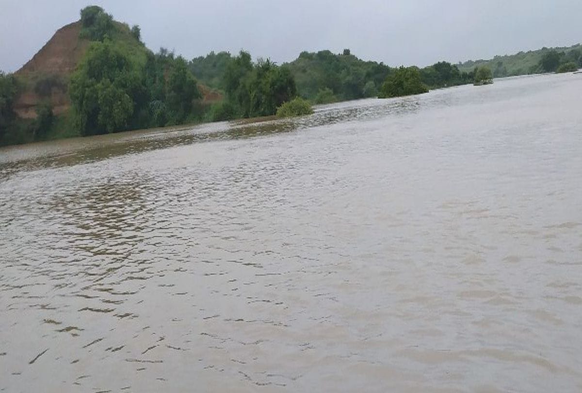flood situation in bah agra due to water level increasing of chambal river