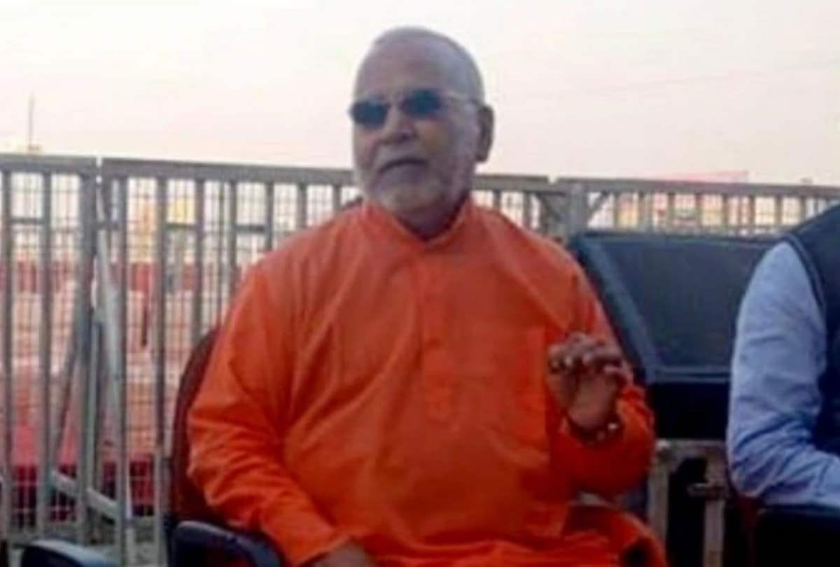 Swami Chinmayananda told why Priyanka Gandhi stepped back
