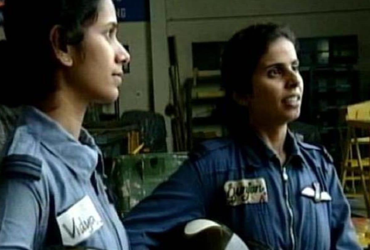 Who is Gunjan Saxena Flight Lieutenant, Janhvi Kapoor Film The Kargil Girl Poster Out
