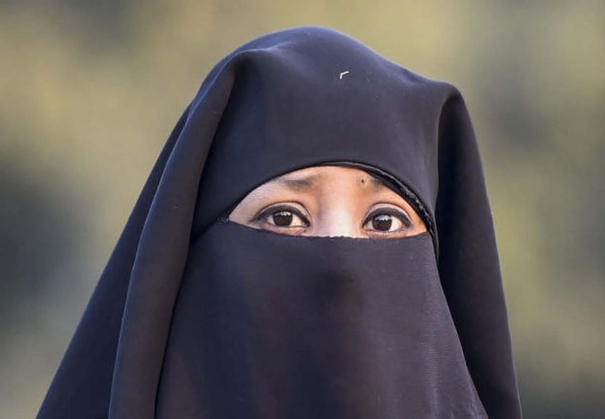 Husband gives triple talaq to his wife in ghatampur uttar pradesh