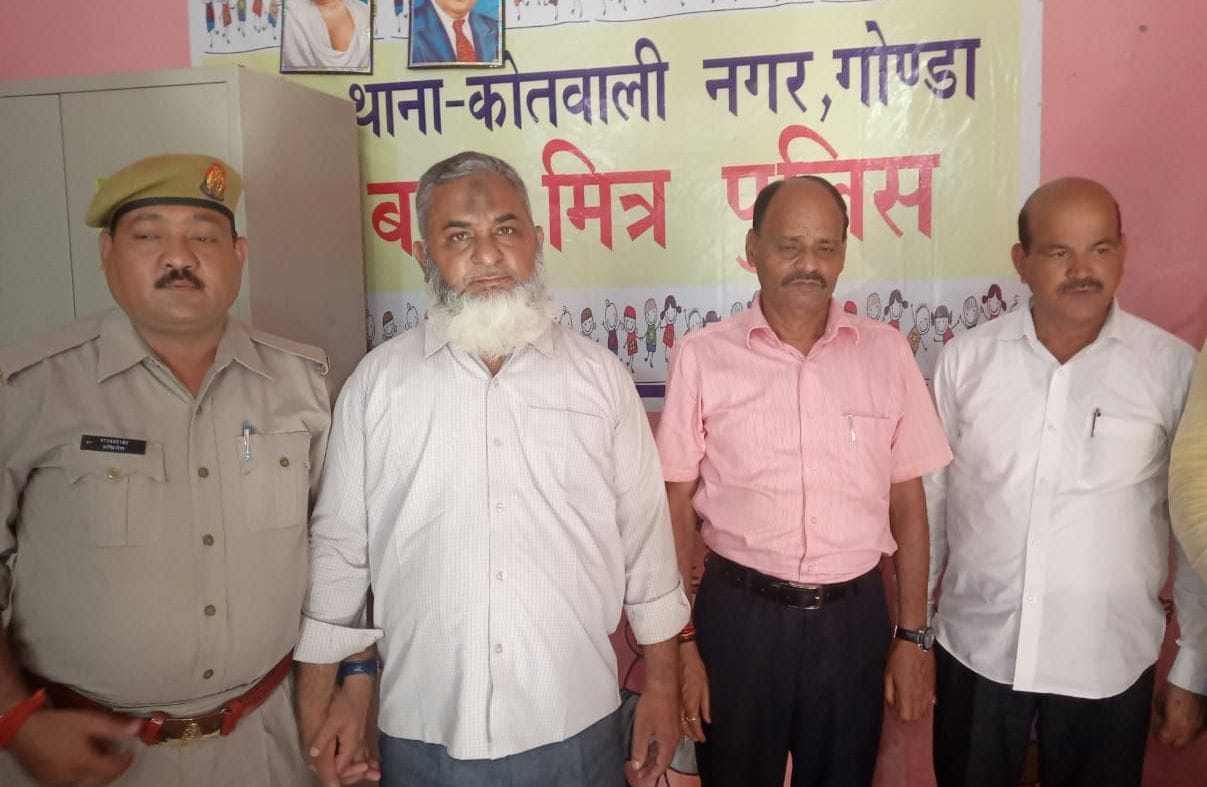 Anti corruption team arrested Abkari Babu while taking bribe
