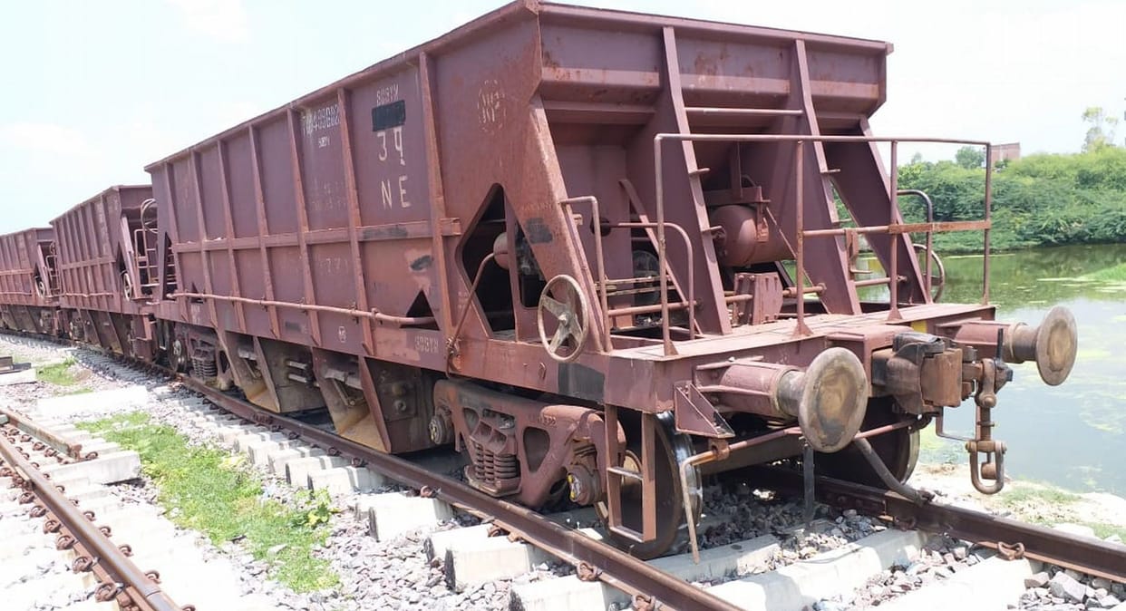 Wagon derailment at Lalganj railway station