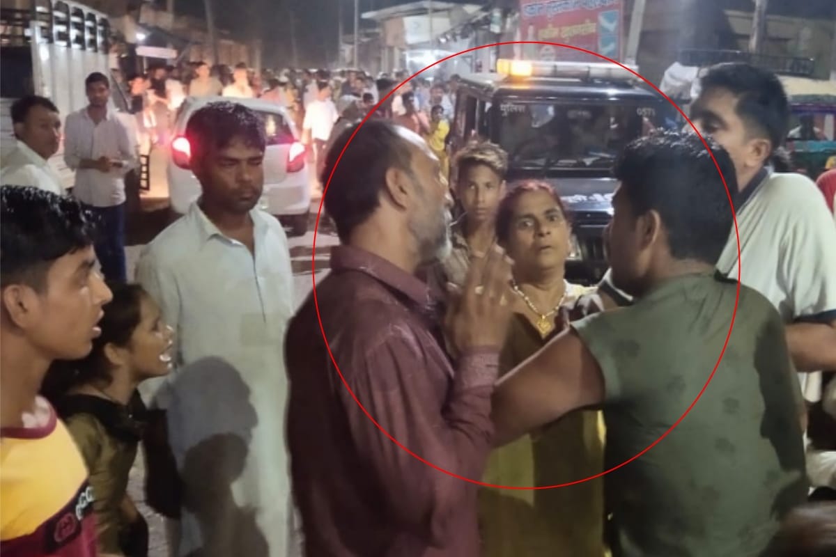 Attack on Meerut police when it Dabish in lavad town, Meerut