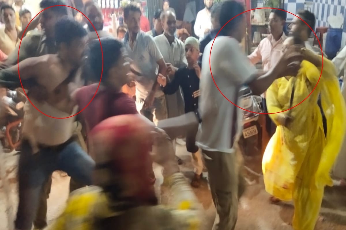 Attack on Meerut police when it Dabish in lavad town, Meerut