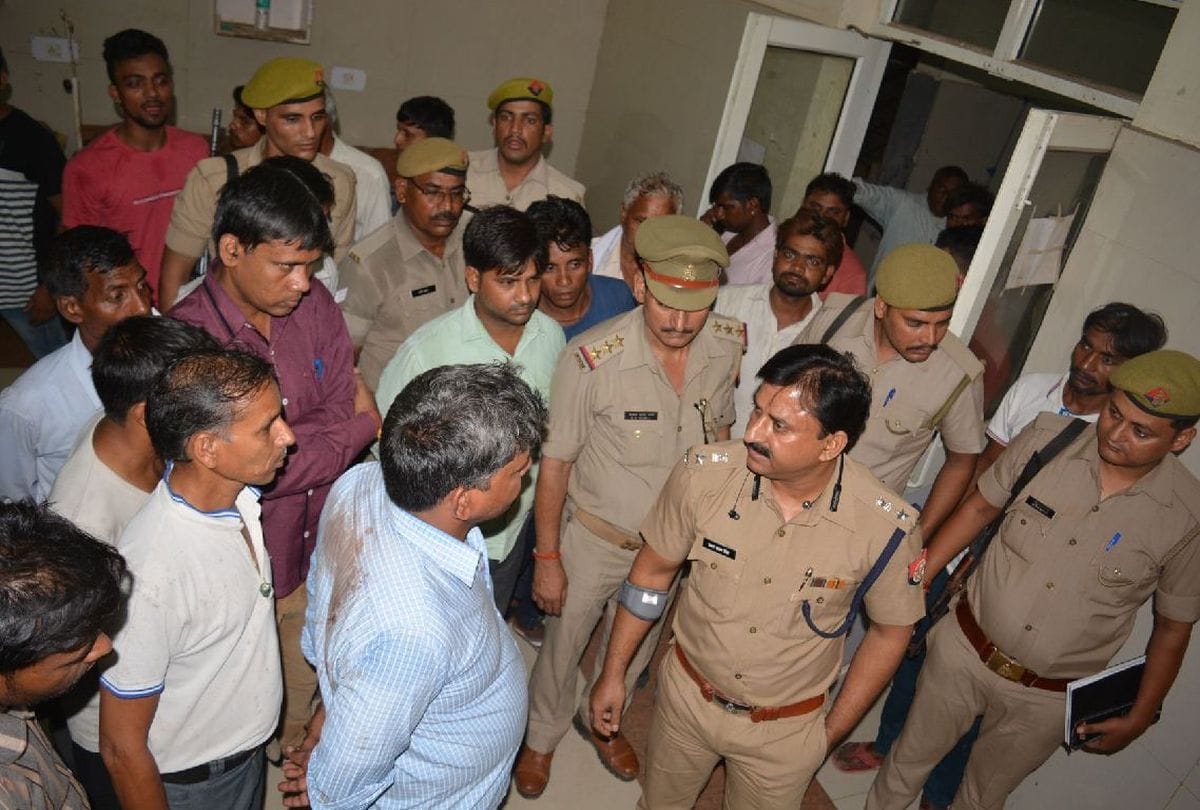 Ruckus in private hospital after death of girl in bareilly police mediated the matter