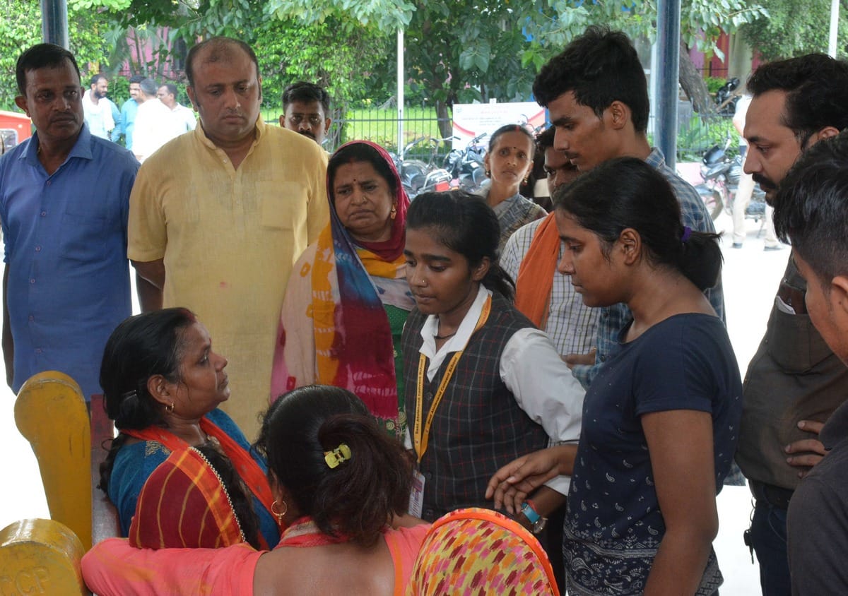 increase construction budget pwd stoping contractor pays avdhesh suicide varanasi