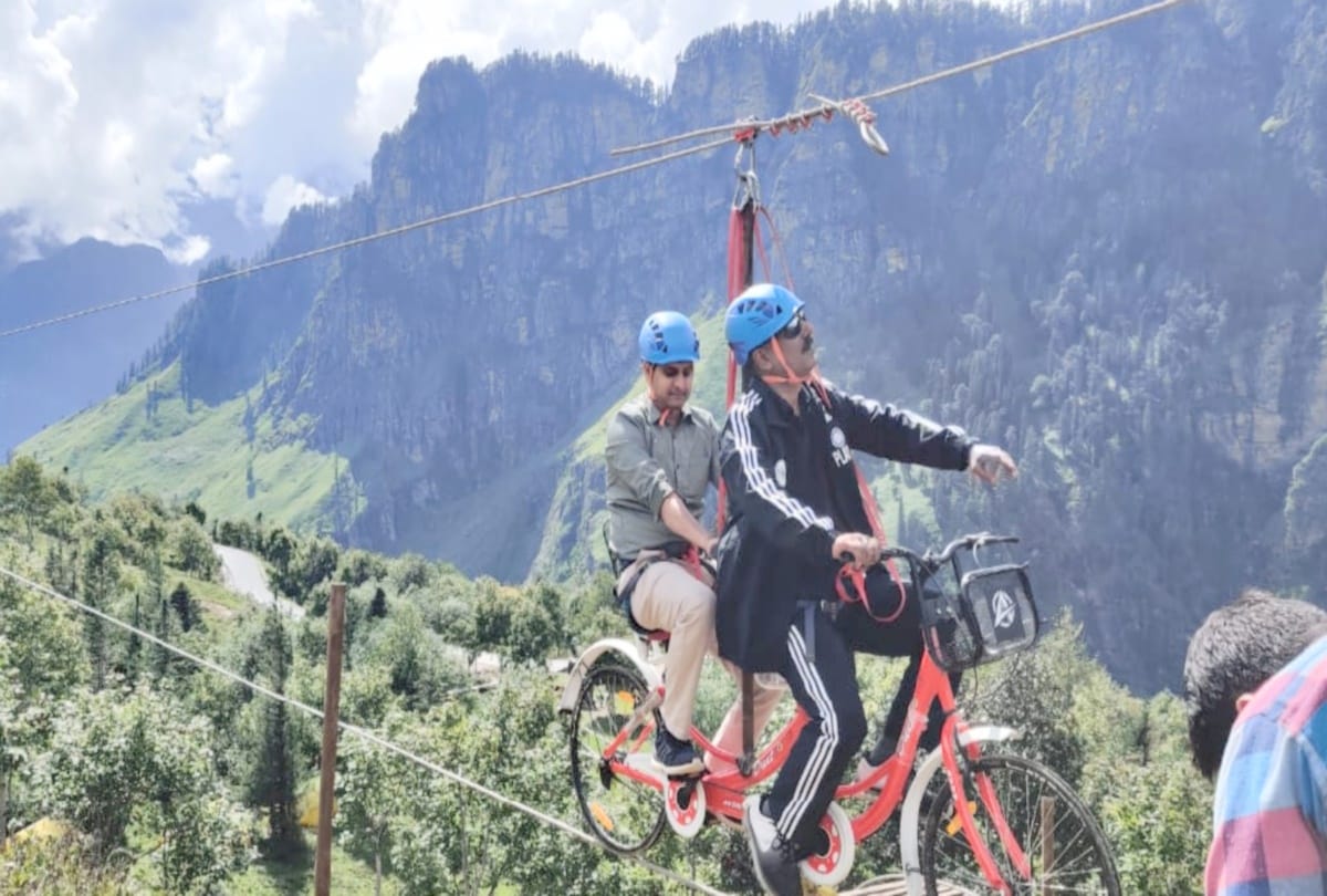 adventure of sky cycle on the country's highest track in manali himachal