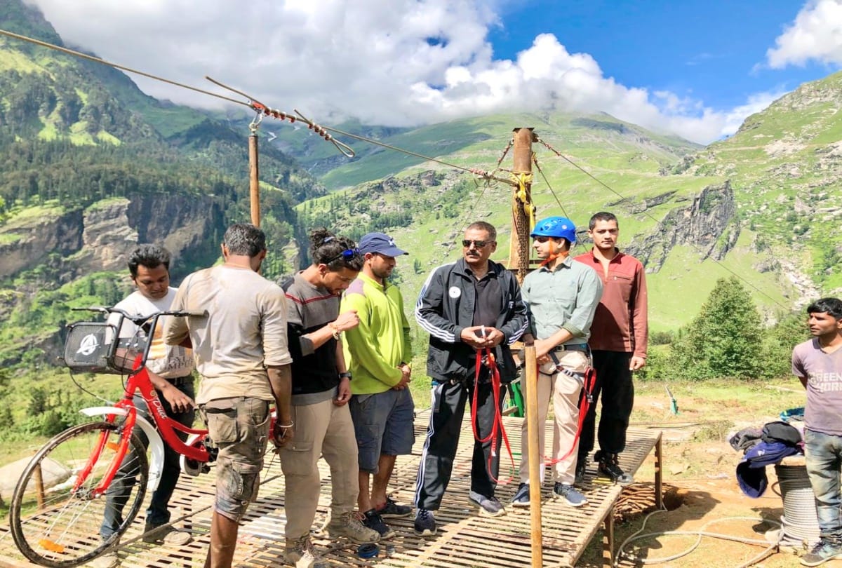 adventure of sky cycle on the country's highest track in manali himachal
