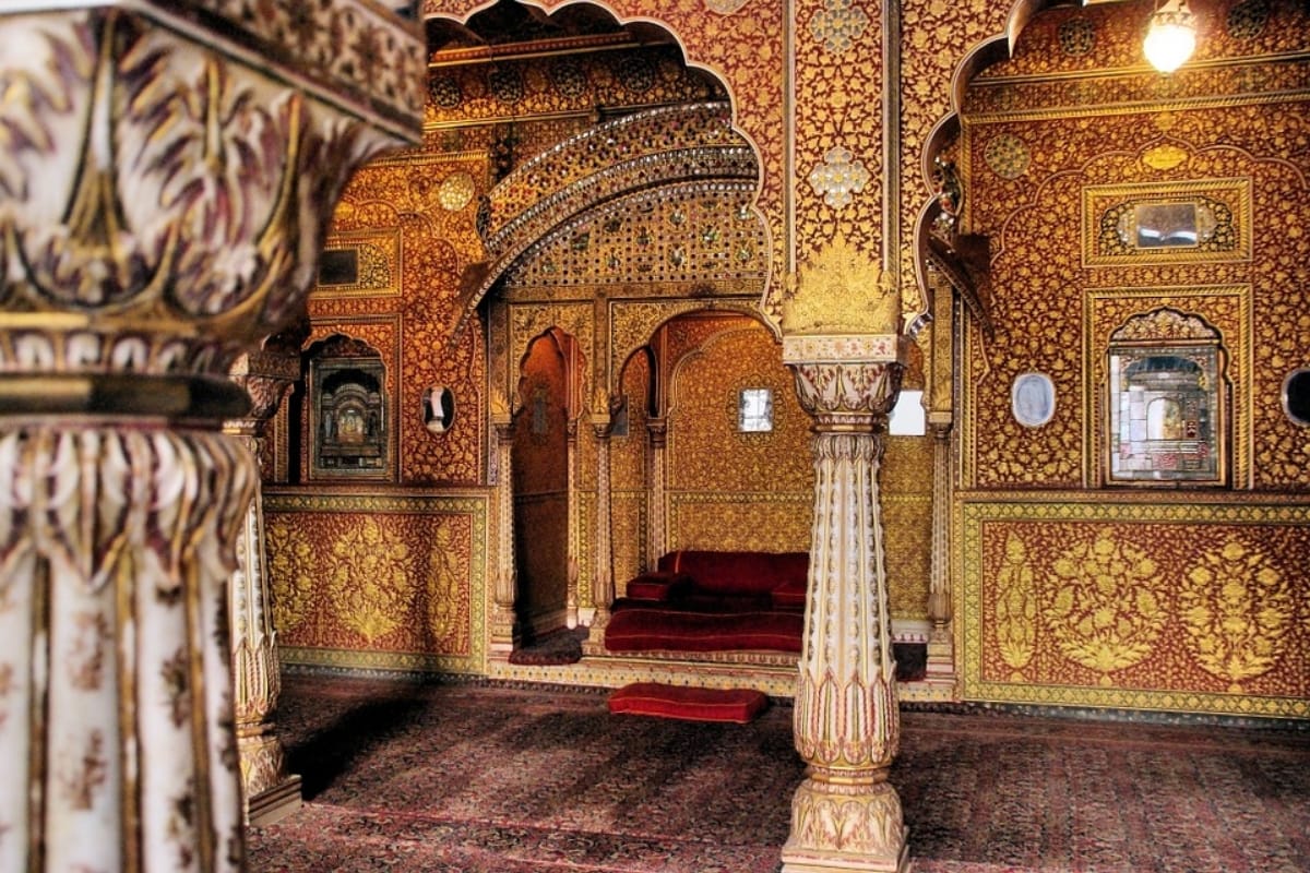 visit madanganj kishangarh experience beauty of bani thani regime