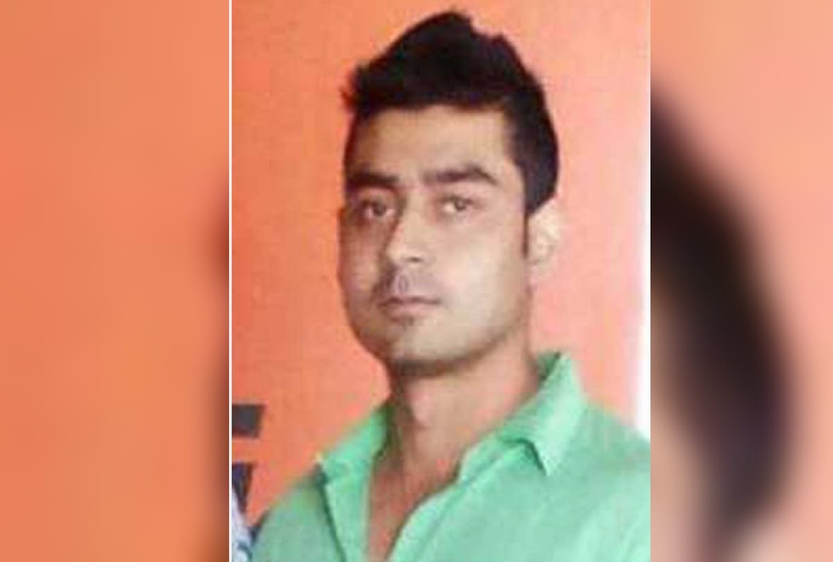 25 year old son shot dead at Kikarwala Chowk in Karol Bagh, Delhi Two accused arrested