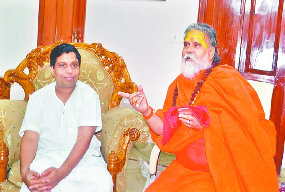 Patanjali CEO Acharya Balkrishna Make Mahamandaleshwar proposal
