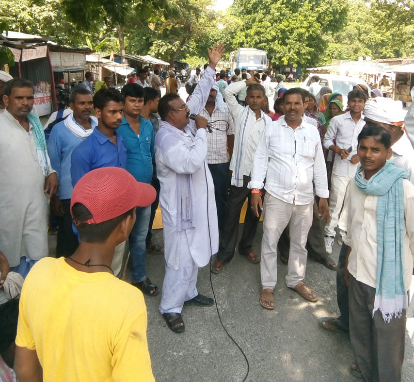 road jam against police