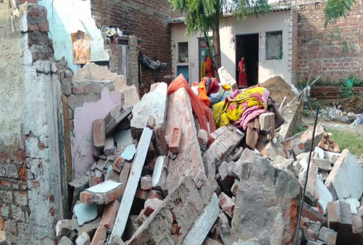 House collapsed one Dead two injured in beaver mainpuri