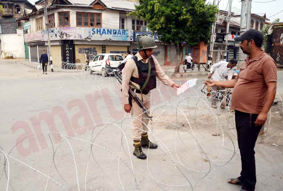 kashmir latest photos of restriction after article 370 revoked, latest photos of jammu kashmir