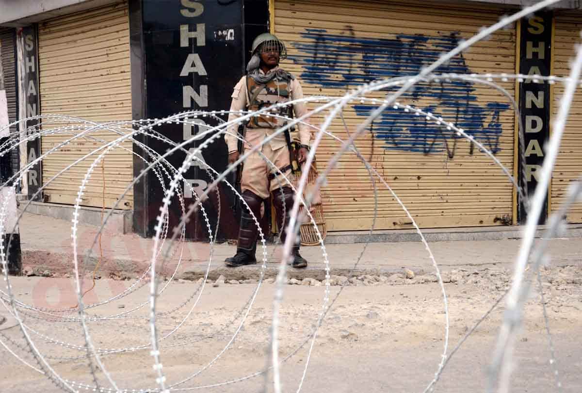 kashmir latest photos of restriction after article 370 revoked, latest photos of jammu kashmir