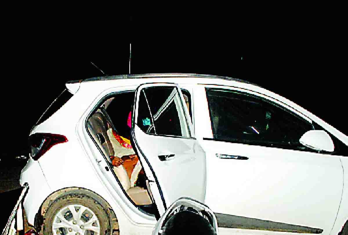 Delivery of women in doctor's car, ambulance did not come for an hour