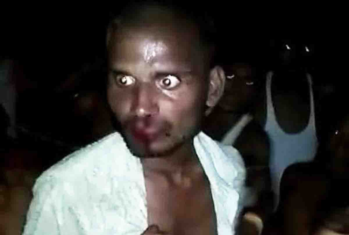 Two mentally deranged youths beaten as they are child thief