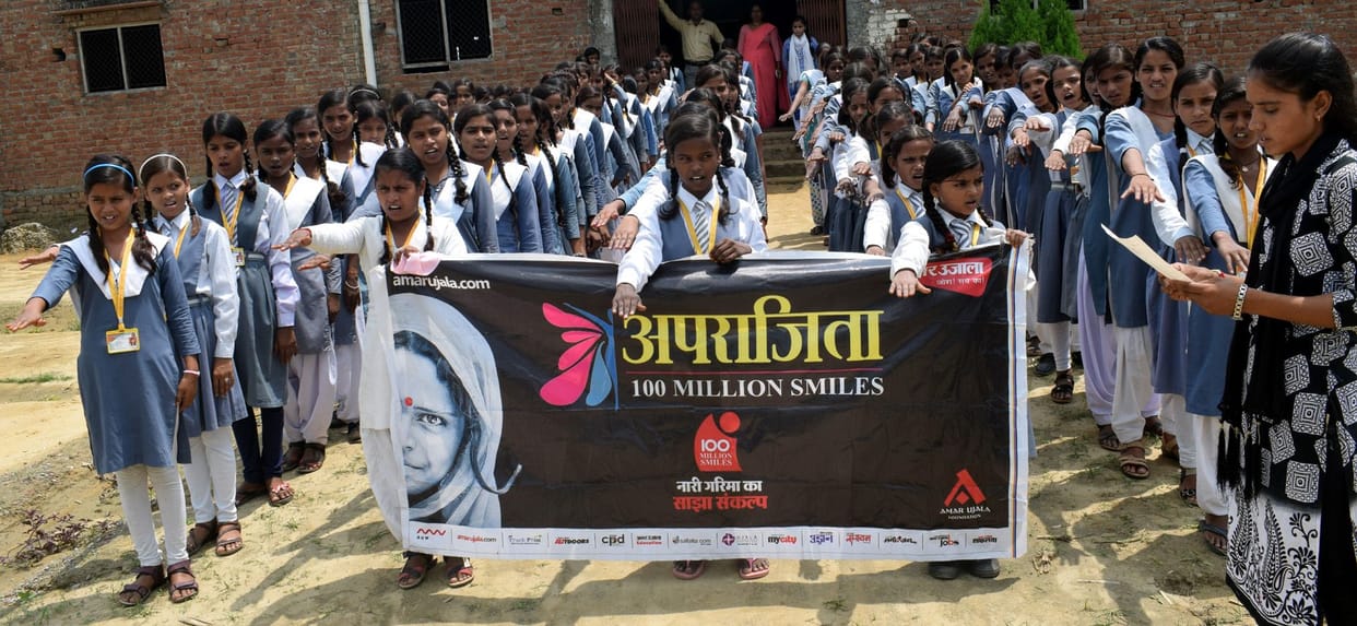 aprajita, 100 smile, kasganj, amarujala campain