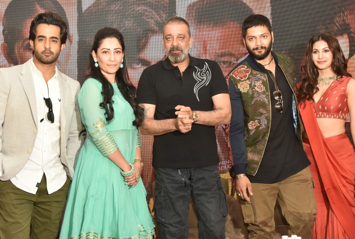 actor sanjay dutt and his team reached lucknow for promotion of film prasthanam