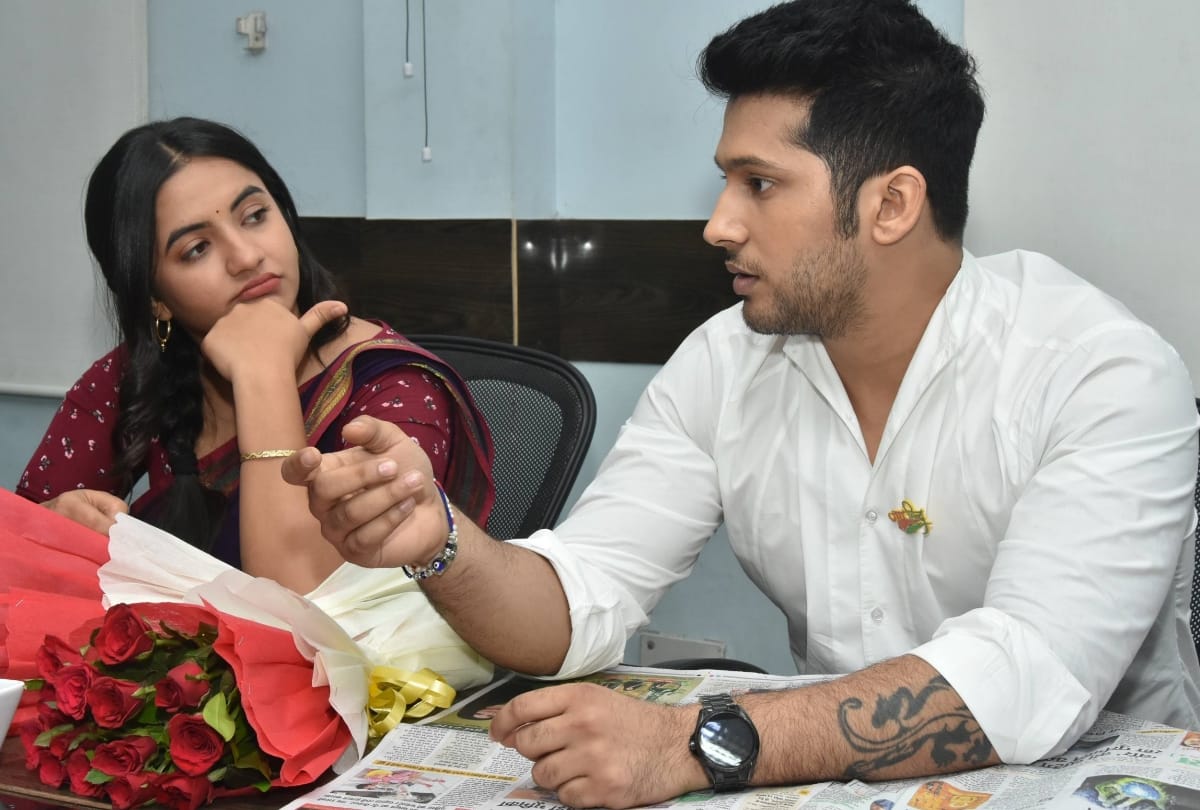 actor namish taneja and actress meera deosthale reached lucknow for promotion of TV show vidya